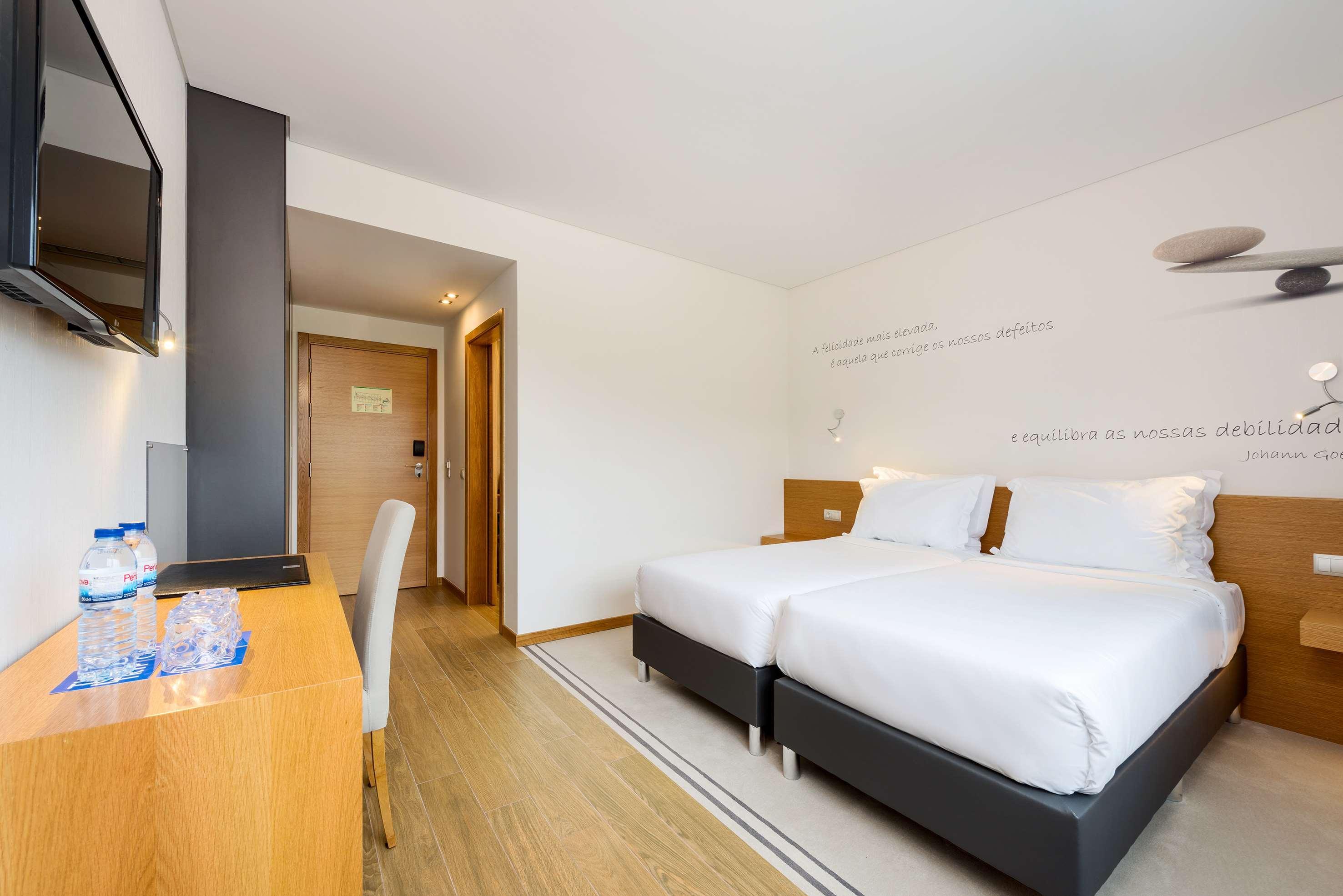 Hotel Tryp By Wyndham Leiria Exterior foto